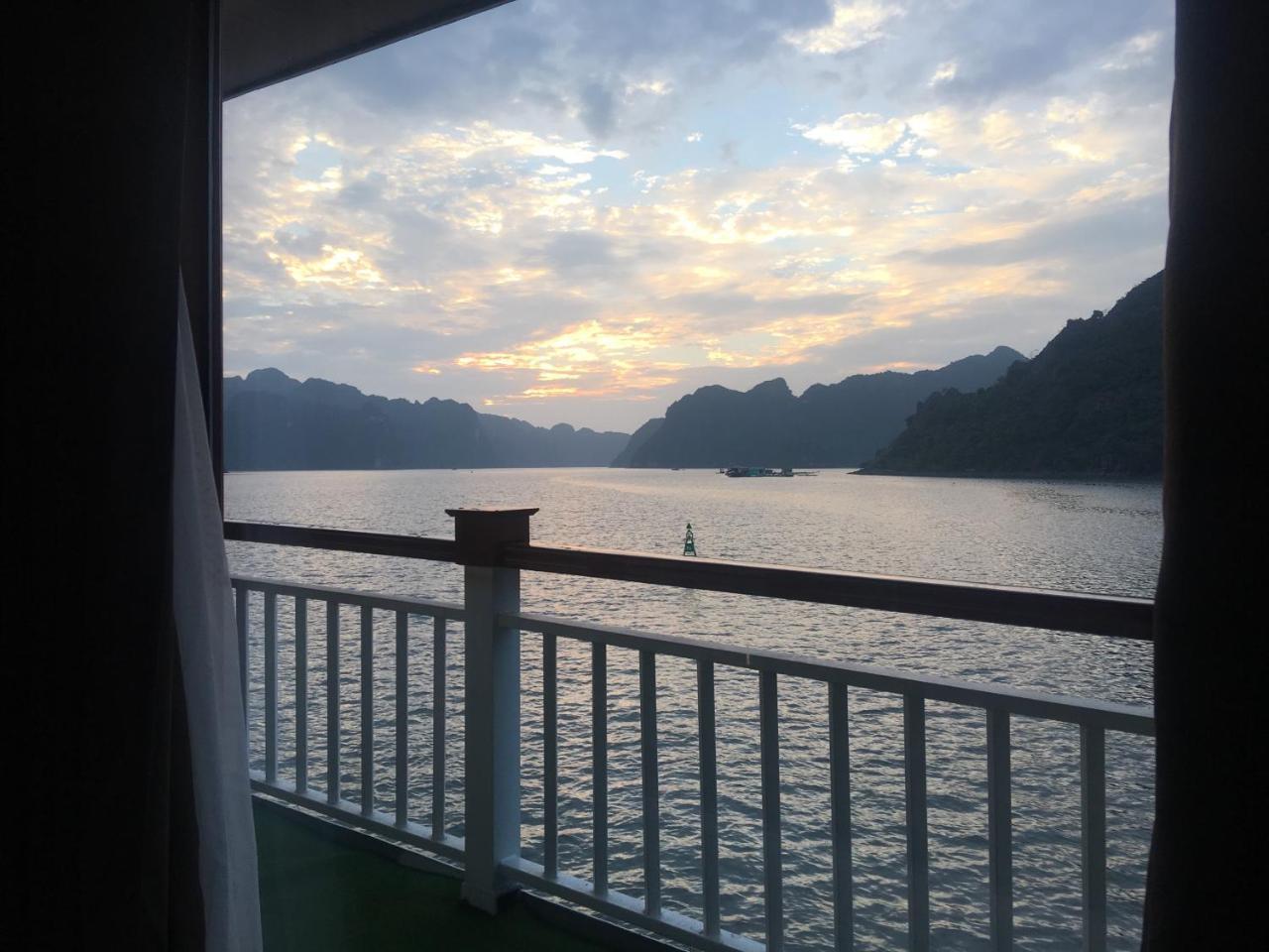 Calypso Cruises Hotel Cat Hai Eksteriør billede